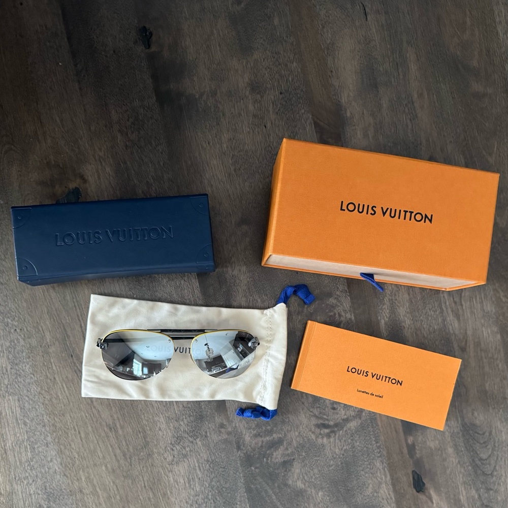 Authentic Louis Vuitton Clockwise Canvas Sunglasses Luxury